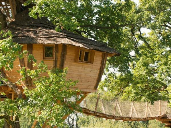 Cabane Perchee Dans Les Arbres Saint-Hilaire-en-Morvan Экстерьер фото