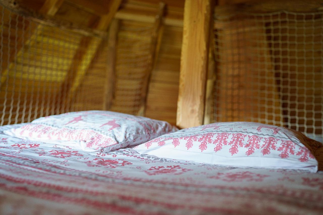 Cabane Perchee Dans Les Arbres Saint-Hilaire-en-Morvan Экстерьер фото