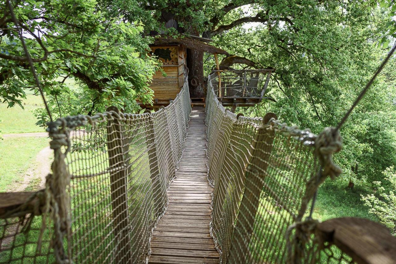 Cabane Perchee Dans Les Arbres Saint-Hilaire-en-Morvan Экстерьер фото